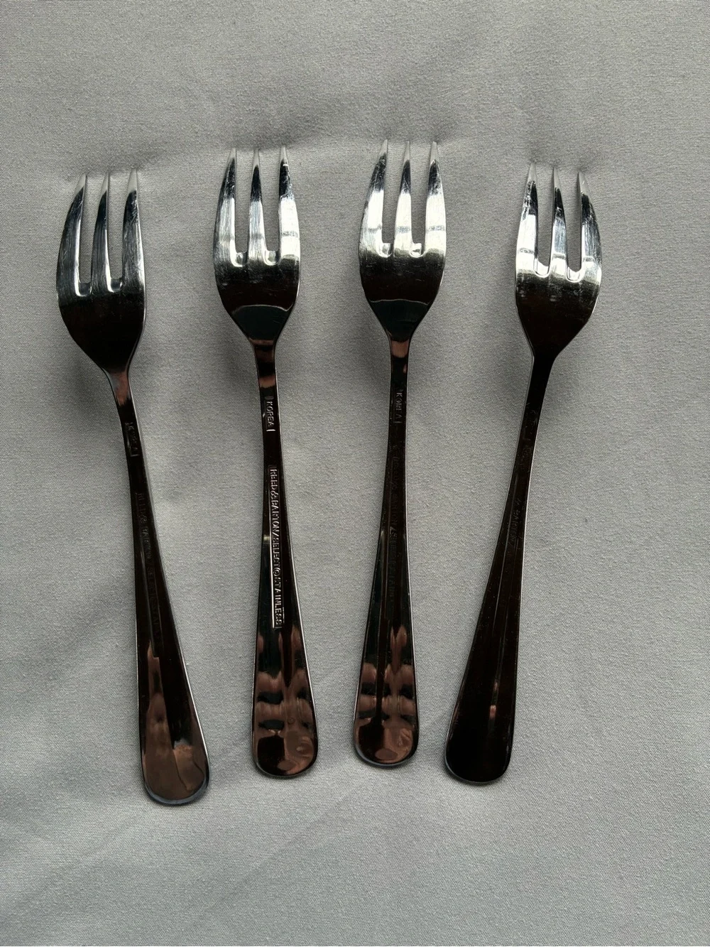 Reed & Barton Crest Salad Forks Set of 4 Stainless Flatware